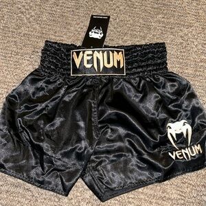 VENUM MUAY THAI SHORTS BLACK ORIGINAL SIZE L EUC